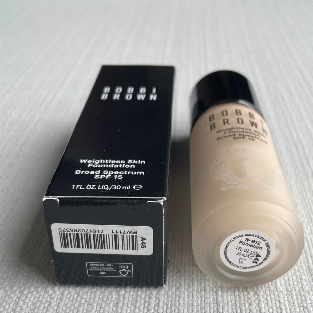 Bobbi Brown Weightless Skin Foundation SPF 15 - N-012 Porcelain